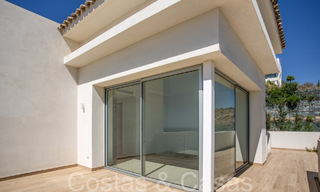 Listo para entrar a vivir, ático nuevo de 3 dormitorios en venta con vistas al mar en un complejo cerrado en Benahavis - Marbella 66227 