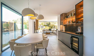Villa de lujo moderna lista para entrar a vivir en venta junto al campo de golf en la Nueva Milla de Oro, Marbella - Estepona 66397 