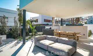 Villa de lujo moderna lista para entrar a vivir en venta junto al campo de golf en la Nueva Milla de Oro, Marbella - Estepona 66404 