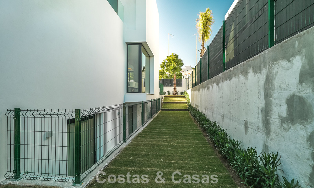Villa de lujo moderna lista para entrar a vivir en venta junto al campo de golf en la Nueva Milla de Oro, Marbella - Estepona 66411