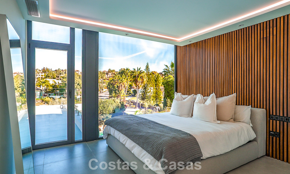 Villa de lujo moderna lista para entrar a vivir en venta junto al campo de golf en la Nueva Milla de Oro, Marbella - Estepona 66415
