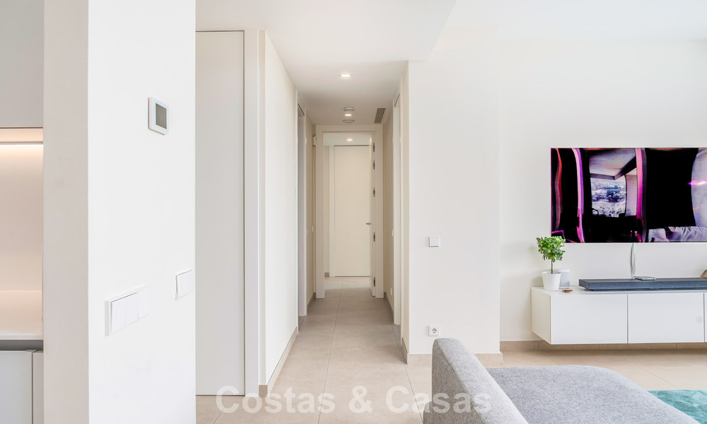 Listo para entrar a vivir, apartamento de lujo en venta en un prestigioso complejo de golf en las colinas de Marbella - Benahavis 66465