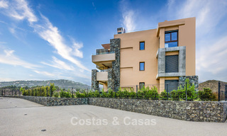 Listo para entrar a vivir, apartamento de lujo en venta en un prestigioso complejo de golf en las colinas de Marbella - Benahavis 66468 