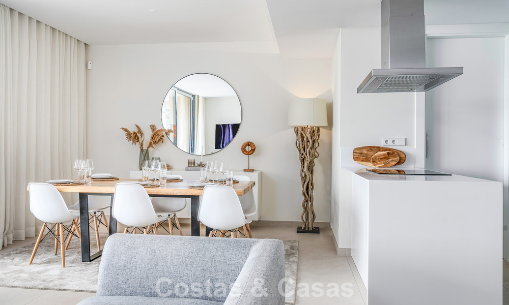 Listo para entrar a vivir, apartamento de lujo en venta en un prestigioso complejo de golf en las colinas de Marbella - Benahavis 66472