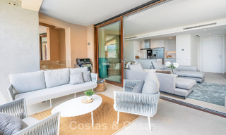 Listo para entrar a vivir, apartamento de lujo en venta en un prestigioso complejo de golf en las colinas de Marbella - Benahavis 66475 