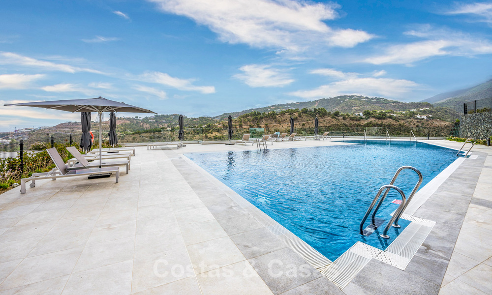 Listo para entrar a vivir, apartamento de lujo en venta en un prestigioso complejo de golf en las colinas de Marbella - Benahavis 66484