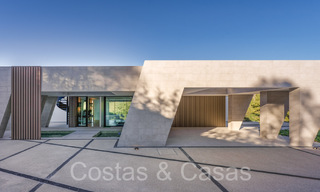 Nueva villa arquitectónica en venta en una urbanización segura en Marbella - Benahavis 66490 