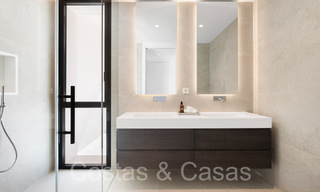 Nueva villa arquitectónica en venta en una urbanización segura en Marbella - Benahavis 66510 