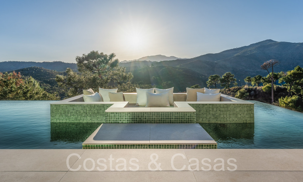 Nueva villa arquitectónica en venta en una urbanización segura en Marbella - Benahavis 66530