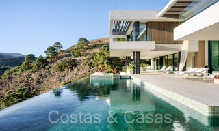 Nueva villa arquitectónica en venta en una urbanización segura en Marbella - Benahavis 66531 