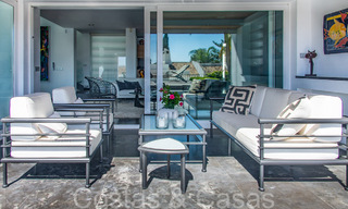 Atemporal villa de lujo andaluza en venta en una zona cerrada cerca de Aloha Golf en Nueva Andalucía, Marbella 66550 