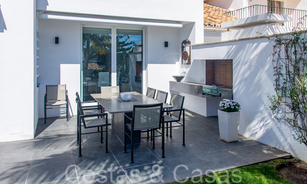 Atemporal villa de lujo andaluza en venta en una zona cerrada cerca de Aloha Golf en Nueva Andalucía, Marbella 66563