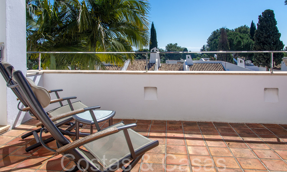 Atemporal villa de lujo andaluza en venta en una zona cerrada cerca de Aloha Golf en Nueva Andalucía, Marbella 66564