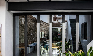 Casa adosada doble en venta a poca distancia de todos los servicios en el pintoresco casco antiguo de Estepona 66605 