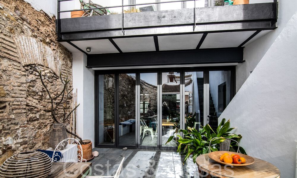 Casa adosada doble en venta a poca distancia de todos los servicios en el pintoresco casco antiguo de Estepona 66606