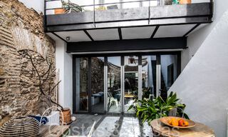 Casa adosada doble en venta a poca distancia de todos los servicios en el pintoresco casco antiguo de Estepona 66606 