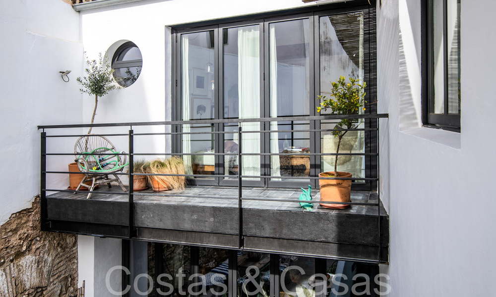 Casa adosada doble en venta a poca distancia de todos los servicios en el pintoresco casco antiguo de Estepona 66611