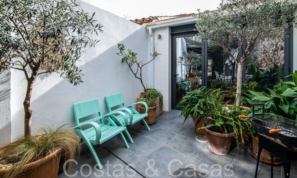 Casa adosada doble en venta a poca distancia de todos los servicios en el pintoresco casco antiguo de Estepona 66614