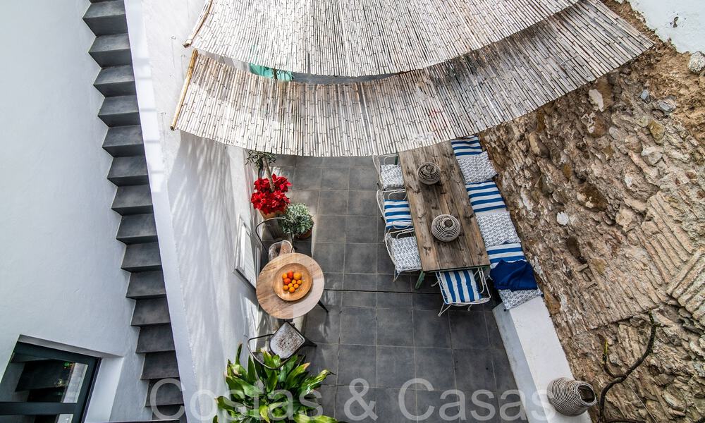 Casa adosada doble en venta a poca distancia de todos los servicios en el pintoresco casco antiguo de Estepona 66618