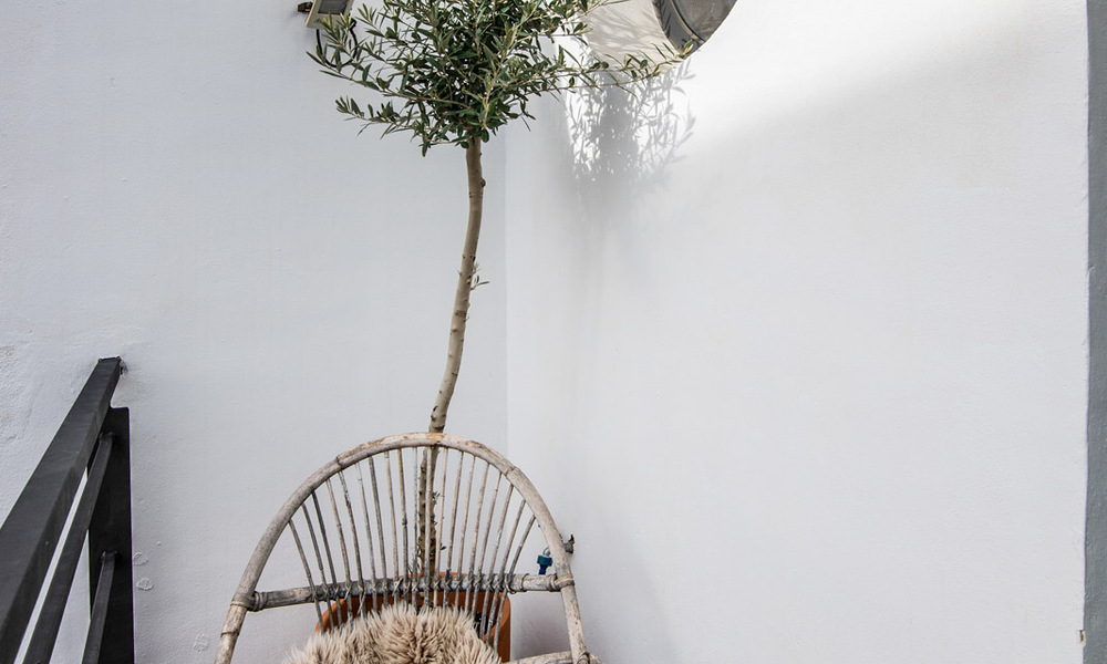 Casa adosada doble en venta a poca distancia de todos los servicios en el pintoresco casco antiguo de Estepona 66620