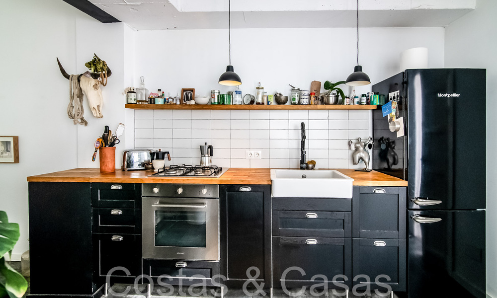 Casa adosada doble en venta a poca distancia de todos los servicios en el pintoresco casco antiguo de Estepona 66643