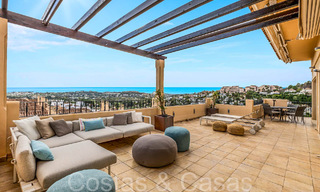 Precioso ático doble con vistas al mar en venta en un complejo de 5 estrellas en Nueva Andalucía, Marbella 66652 