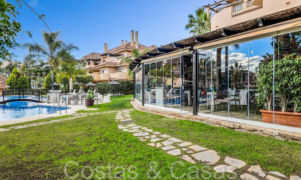 Precioso ático doble con vistas al mar en venta en un complejo de 5 estrellas en Nueva Andalucía, Marbella 66655