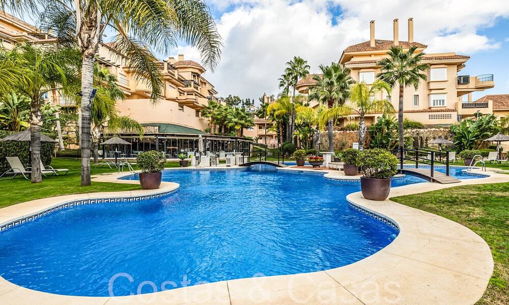 Precioso ático doble con vistas al mar en venta en un complejo de 5 estrellas en Nueva Andalucía, Marbella 66660