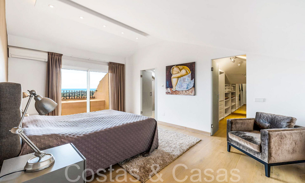 Precioso ático doble con vistas al mar en venta en un complejo de 5 estrellas en Nueva Andalucía, Marbella 66690