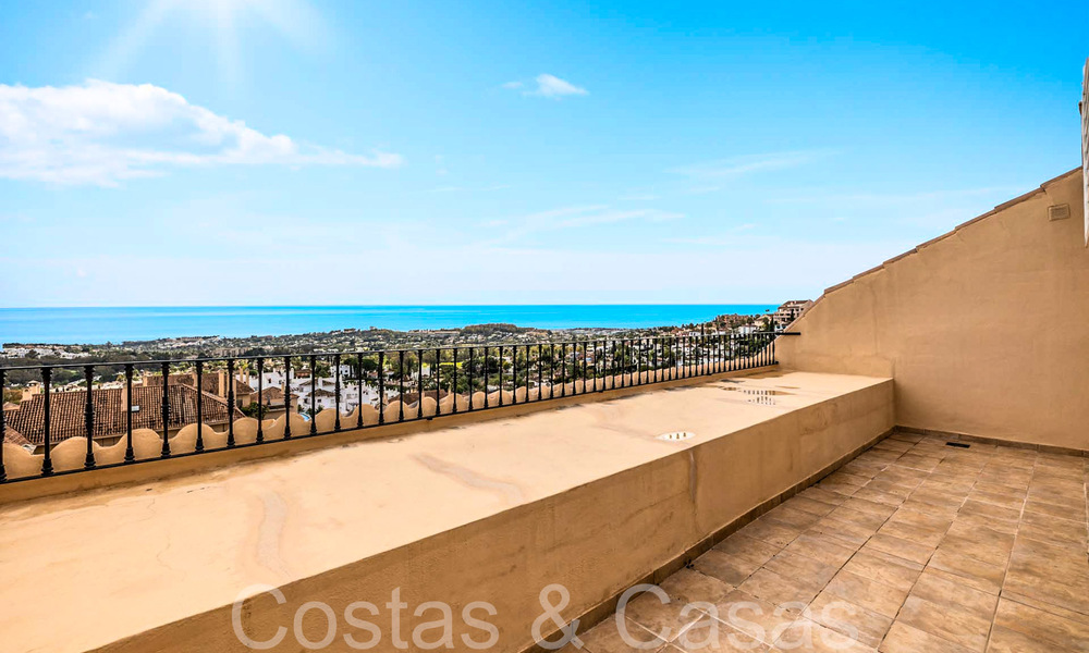 Precioso ático doble con vistas al mar en venta en un complejo de 5 estrellas en Nueva Andalucía, Marbella 66691