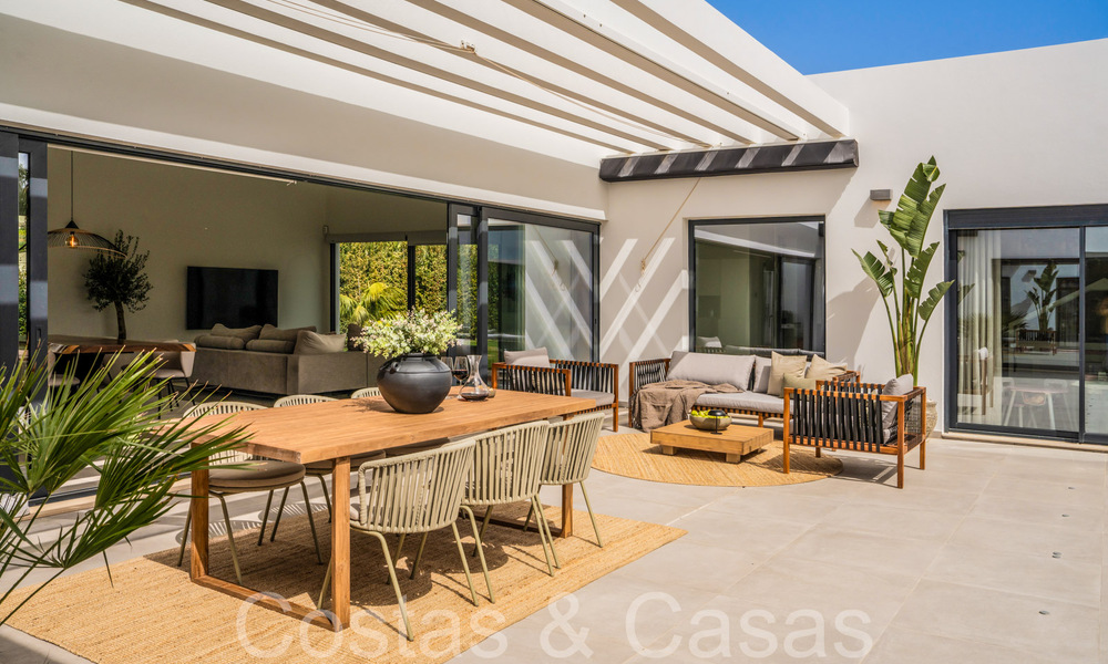 Elegante y moderna villa de lujo de una sola planta en venta en una zona de golf cerca del centro de Estepona 66755