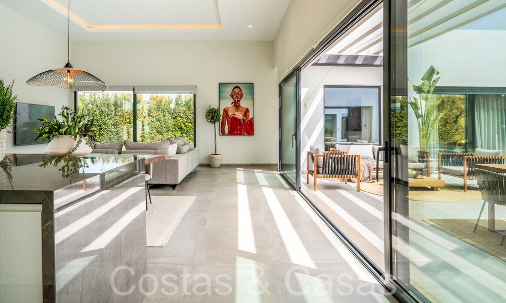 Elegante y moderna villa de lujo de una sola planta en venta en una zona de golf cerca del centro de Estepona 66763