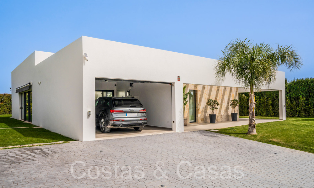 Elegante y moderna villa de lujo de una sola planta en venta en una zona de golf cerca del centro de Estepona 66778