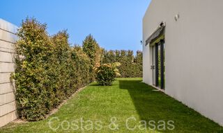 Elegante y moderna villa de lujo de una sola planta en venta en una zona de golf cerca del centro de Estepona 66779 