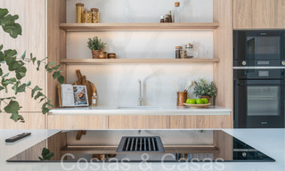 Ático dúplex contemporáneo listo para entrar a vivir en venta en una comunidad cerrada en La Quinta en Benahavis, Marbella 66822 