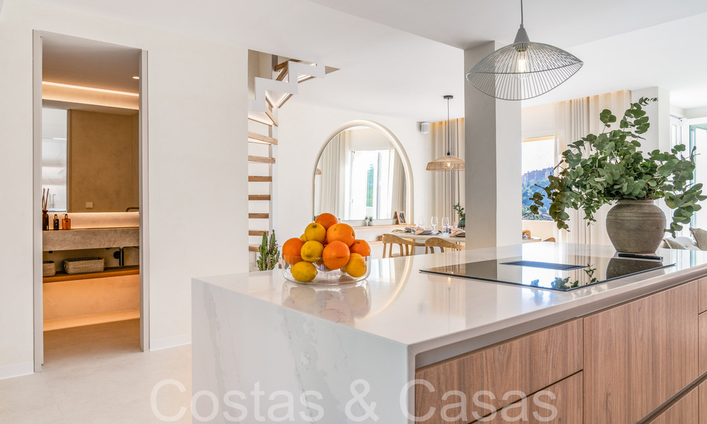 Ático dúplex contemporáneo listo para entrar a vivir en venta en una comunidad cerrada en La Quinta en Benahavis, Marbella 66830