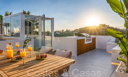 Ático dúplex contemporáneo listo para entrar a vivir en venta en una comunidad cerrada en La Quinta en Benahavis, Marbella 66840