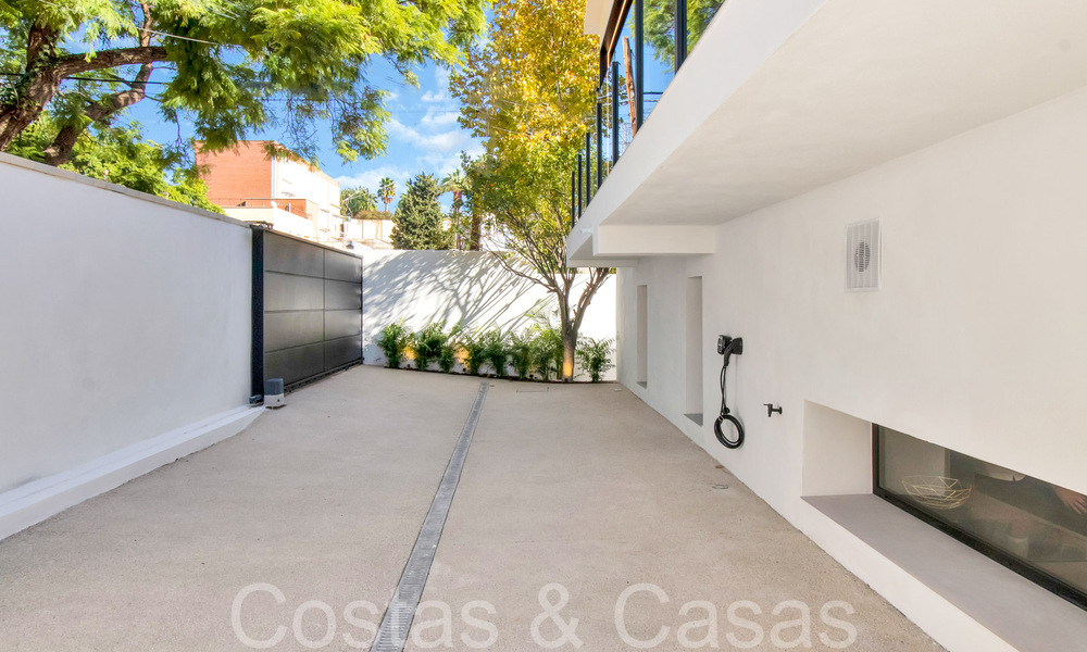 Villa de lujo contemporánea y sostenible con piscina privada en venta en Nueva Andalucía, Marbella 66890