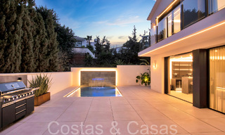Villa de lujo contemporánea y sostenible con piscina privada en venta en Nueva Andalucía, Marbella 66914 