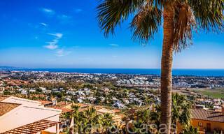 Listo para entrar a vivir, ático de lujo con vistas panorámicas al golf, mar y montaña en venta en Benahavis - Marbella 66948 