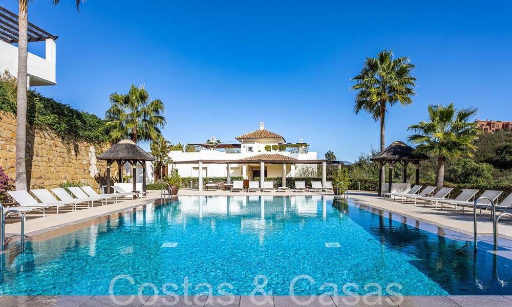 Ático dúplex moderno de estilo andaluz rodeado de naturaleza en las colinas de Marbella 66959