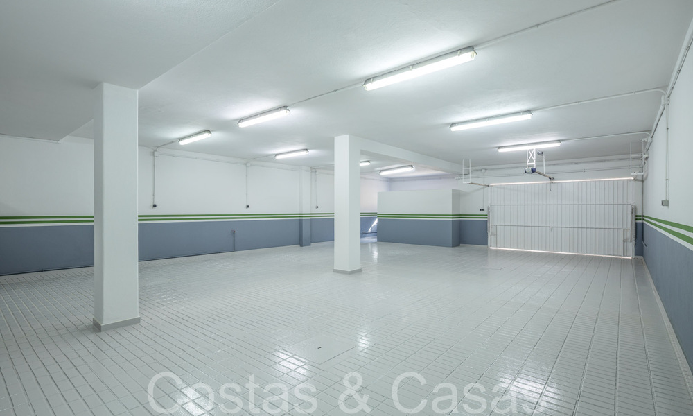 Villa magistral con estilo arquitectónico morisco-andaluz en venta, rodeada de campos de golf en el valle del golf de Nueva Andalucía, Marbella 67109