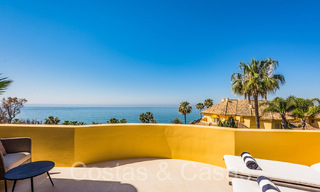 Ático de lujo elegantemente renovado en venta junto al mar con vistas al mar al este del centro de Marbella 67121 