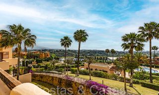 Listo para entrar a vivir, apartamento de lujo completamente reformado con vistas panorámicas al mar Mediterráneo en venta en Benahavis - Marbella 67196 