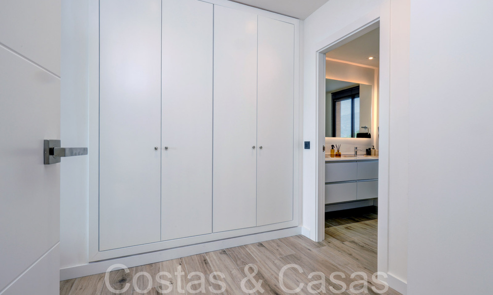 Listo para entrar a vivir, apartamento de lujo completamente reformado con vistas panorámicas al mar Mediterráneo en venta en Benahavis - Marbella 67201