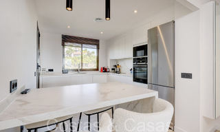 Listo para entrar a vivir, apartamento de lujo completamente reformado con vistas panorámicas al mar Mediterráneo en venta en Benahavis - Marbella 67213 