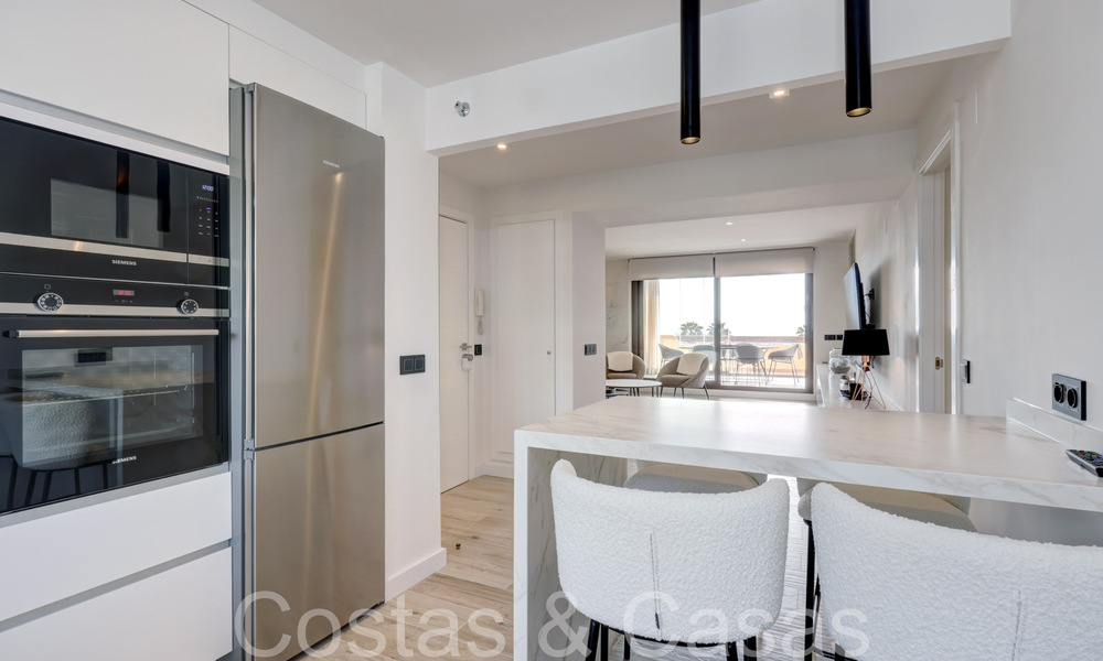 Listo para entrar a vivir, apartamento de lujo completamente reformado con vistas panorámicas al mar Mediterráneo en venta en Benahavis - Marbella 67215