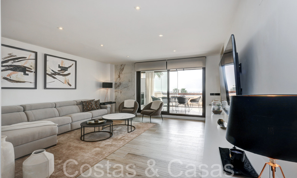 Listo para entrar a vivir, apartamento de lujo completamente reformado con vistas panorámicas al mar Mediterráneo en venta en Benahavis - Marbella 67217