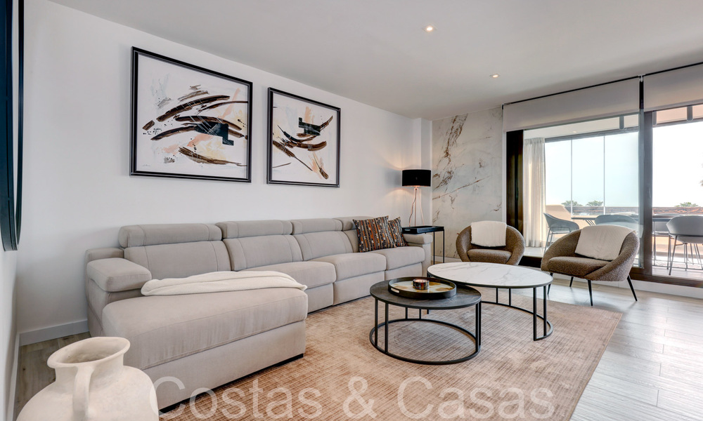 Listo para entrar a vivir, apartamento de lujo completamente reformado con vistas panorámicas al mar Mediterráneo en venta en Benahavis - Marbella 67218