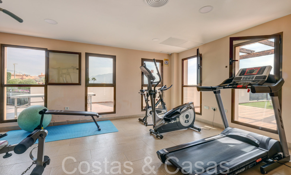 Listo para entrar a vivir, apartamento de lujo completamente reformado con vistas panorámicas al mar Mediterráneo en venta en Benahavis - Marbella 67224